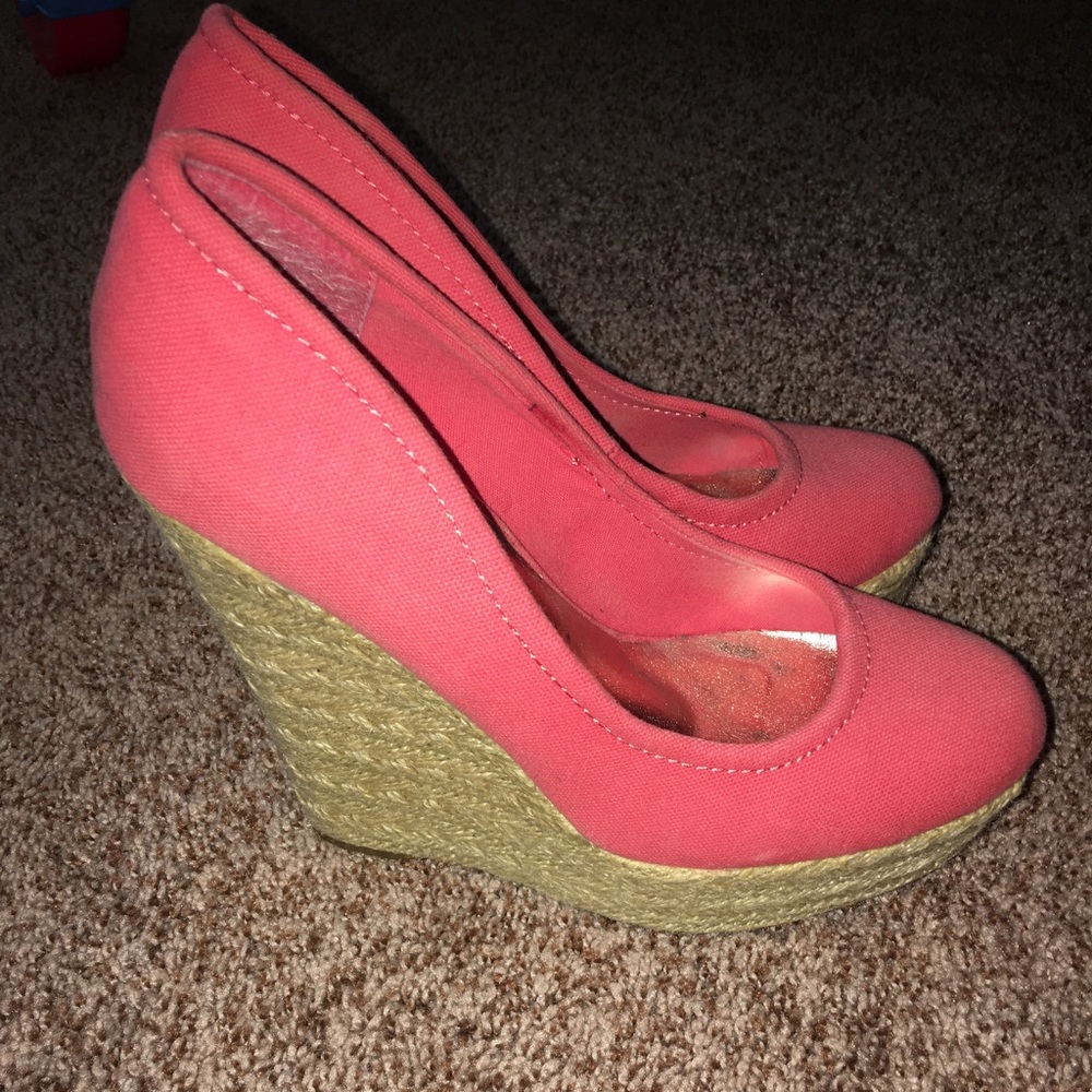 Size 9 pink wedges new condition